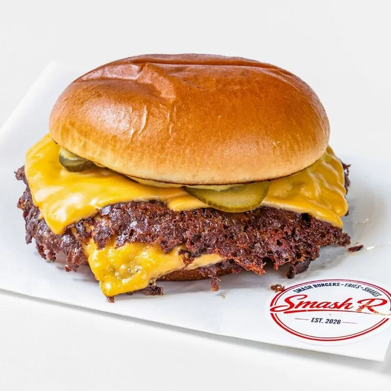 Classic Smash burger dupla marhahúspogácsával és olvadt cheddar sajttal