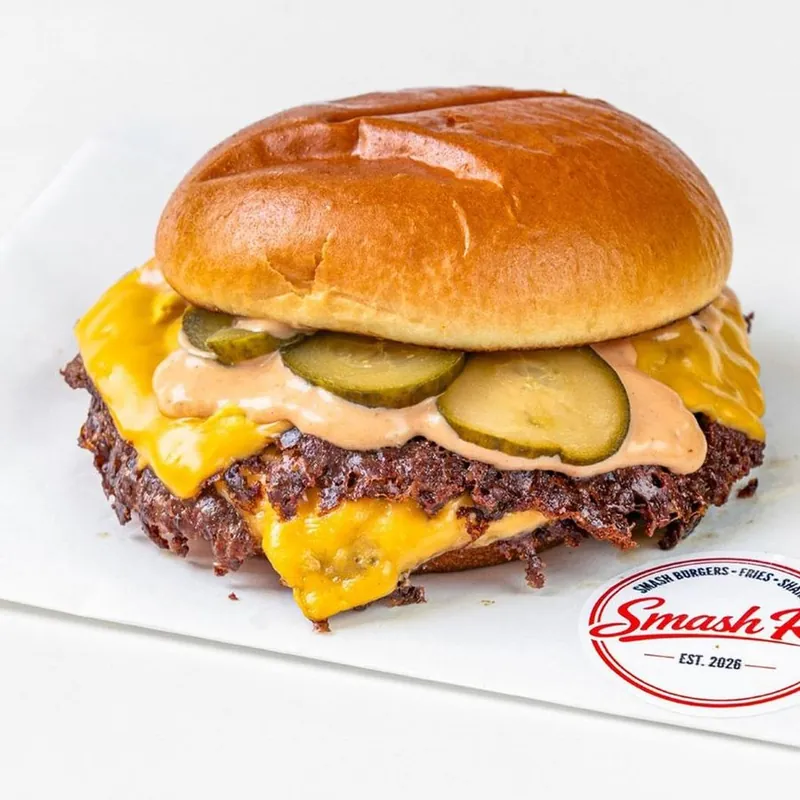 House Smash burger házi szósszal és olvadt cheddar sajttal