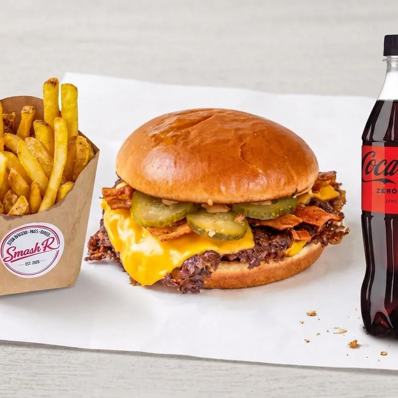 Crispy Bacon Smash menü burgerrel, hasábburgonyával és üdítővel